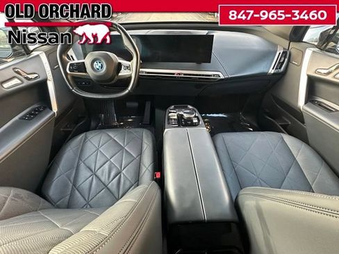 Used 2022 BMW iX xDrive50 w/ Premium Package AWD/4WD image 19