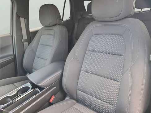 Used 2025 Chevrolet Equinox LT FWD image 16