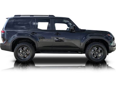 Used 2026 Lexus GX 550 AWD/4WD image 2
