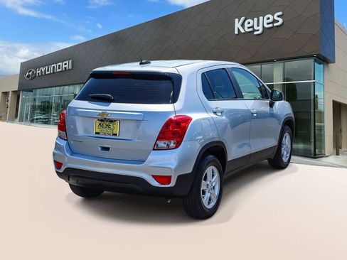 Used 2018 Chevrolet Trax LS AWD/4WD image 4
