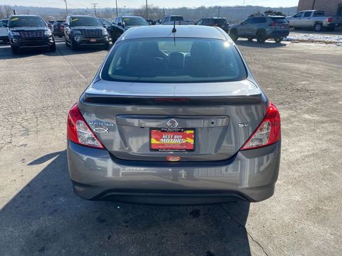 Used 2019 Nissan Versa SV image 4