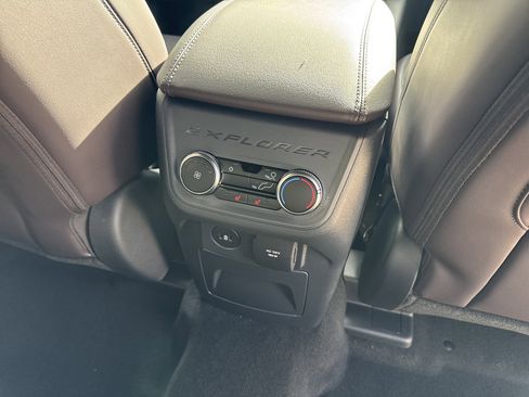 New 2026 Ford Explorer Platinum image 13