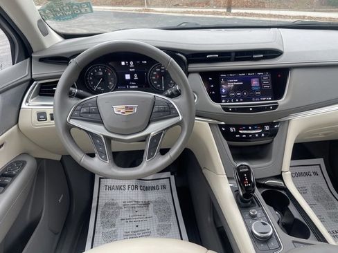 Used 2020 Cadillac XT5 Premium Luxury image 18