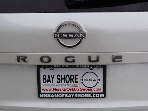 Certified 2025 Nissan Rogue SV AWD/4WD image 31