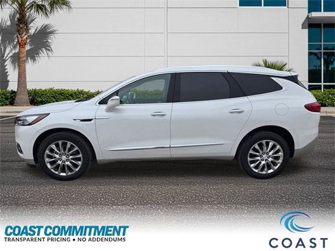 Used 2020 Buick Enclave Essence w/ Sound and Sites Package image 7