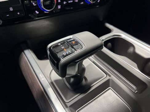 New 2026 GMC Sierra 1500 SLT image 14