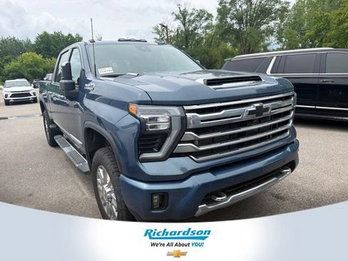 Used 2025 Chevrolet Silverado 3500 High Country w/ High Country Premium Package AWD/4WD image 1