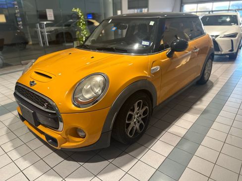 Used 2015 MINI Cooper S image 1