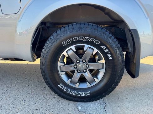 Used 2016 Nissan Frontier PRO-4X image 9