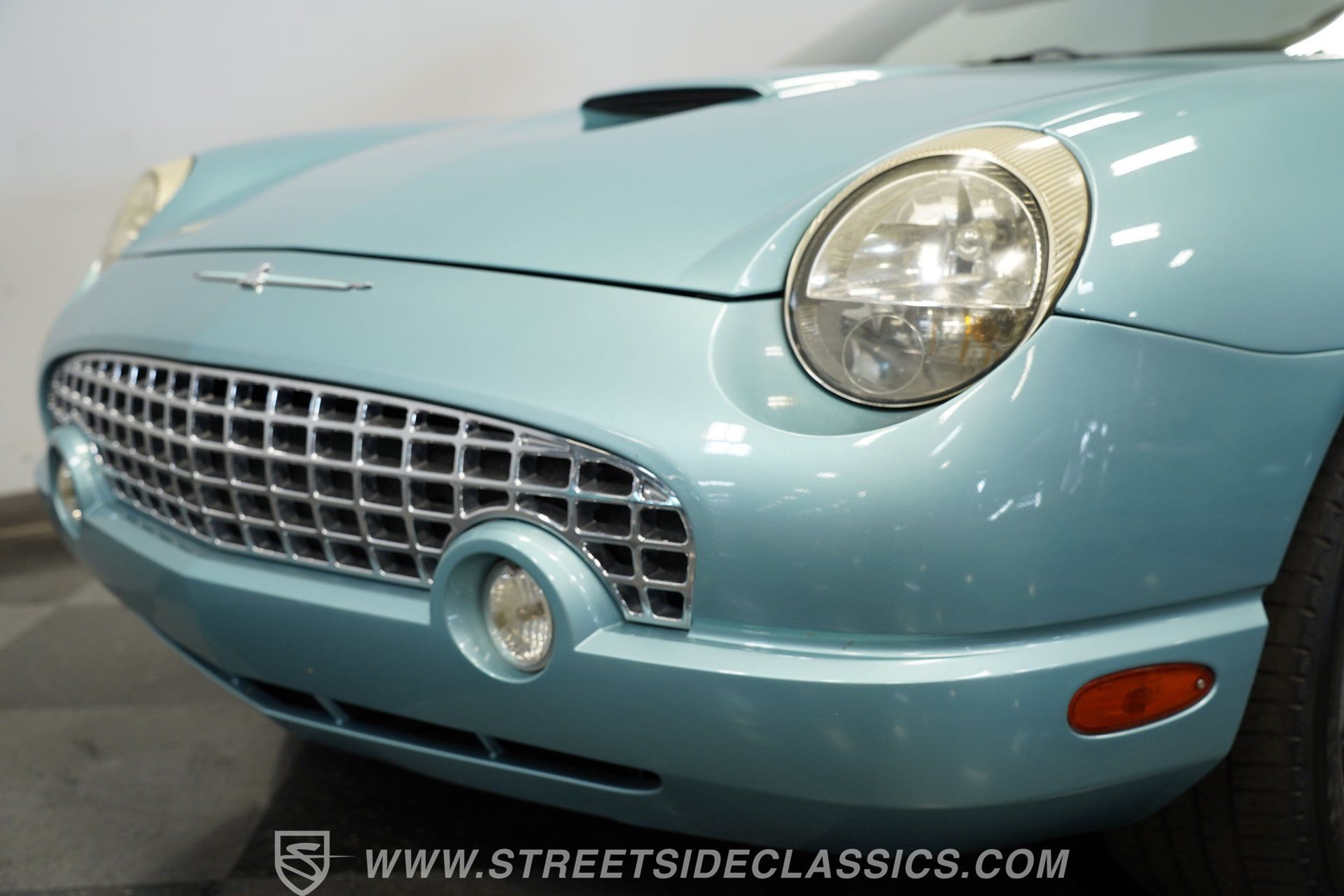 Used 2002 Ford Thunderbird RWD image 32