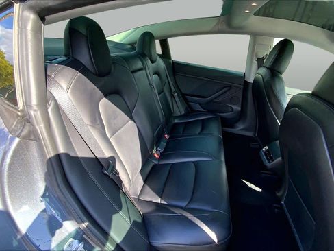 Used 2022 Tesla Model 3 Long Range AWD/4WD image 19