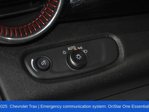 Used 2025 Chevrolet Trax RS image 9
