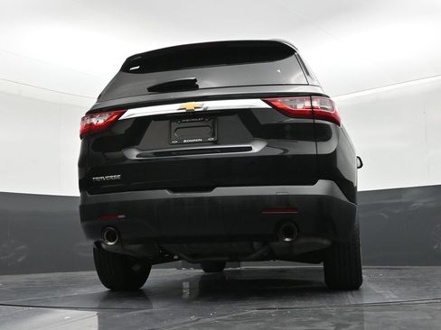 Used 2021 Chevrolet Traverse LS FWD image 23