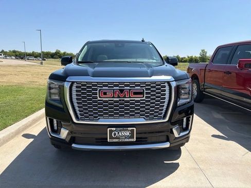 Used 2023 GMC Yukon Denali AWD/4WD image 3