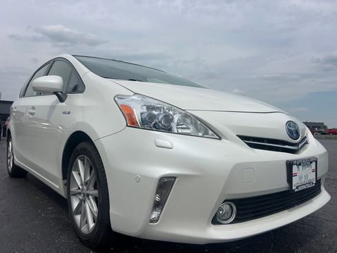 Used 2013 Toyota Prius V Five FWD image 1