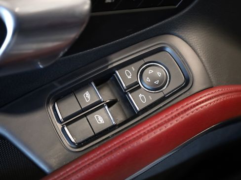 Used 2018 Porsche 718 Cayman S image 15