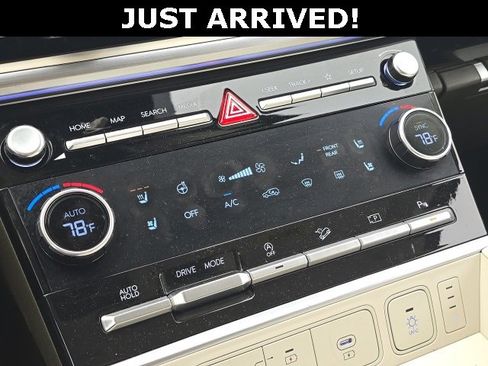 Used 2024 Hyundai Santa Fe Calligraphy image 23