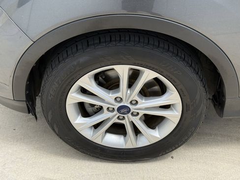 Used 2017 Ford Escape SE FWD image 15