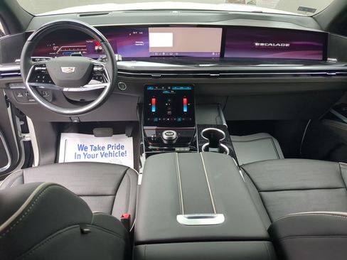 Certified 2025 Cadillac Escalade Sport AWD/4WD image 19