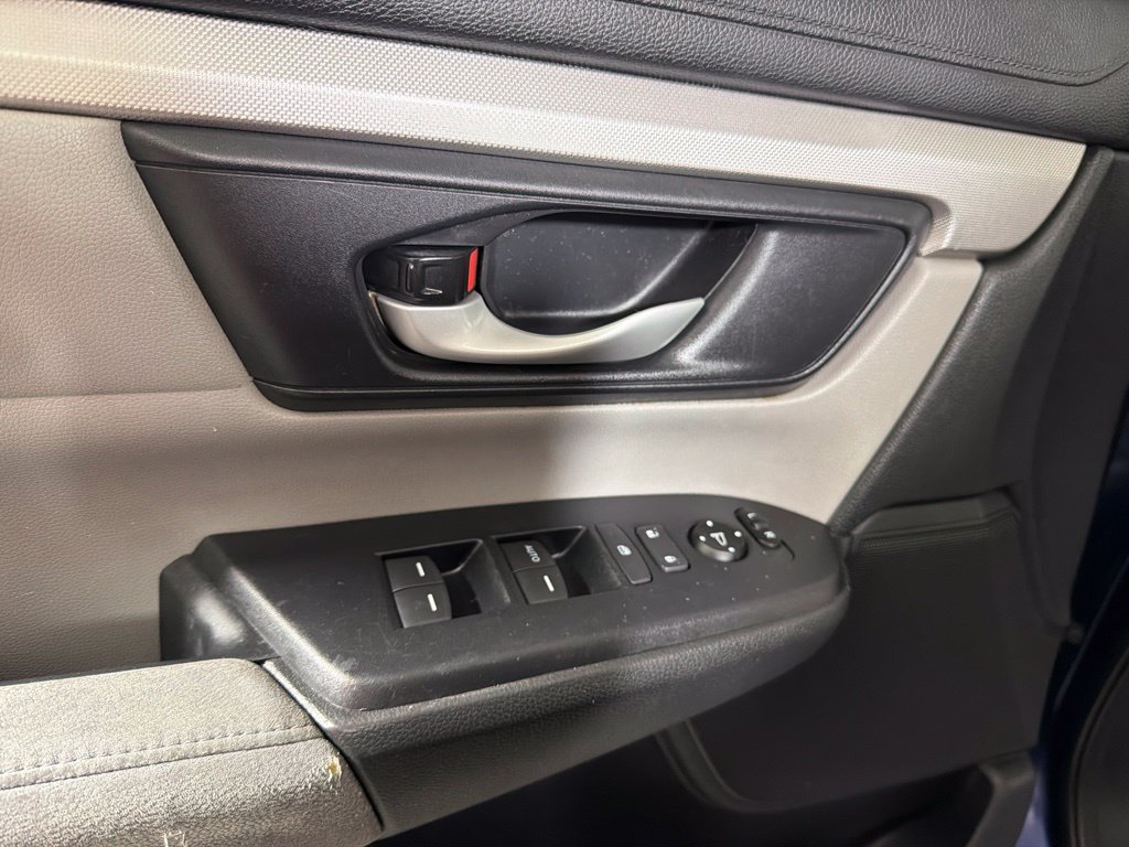 Used 2017 Honda CR-V LX image 9