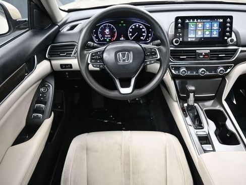 Certified 2018 Honda Accord EX image 9