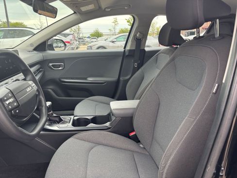 Used 2025 Kia K4 FWD image 24