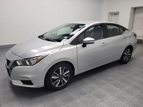 Used 2021 Nissan Versa SV FWD image 2