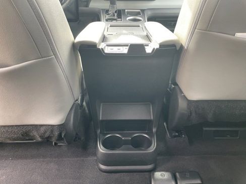 Used 2025 Toyota Sienna XLE image 24