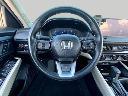 Used 2025 Honda Accord Touring image 6