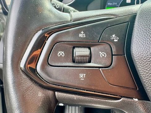 Used 2023 Chevrolet Bolt EUV Premier w/ Sun & Sound Package FWD image 21