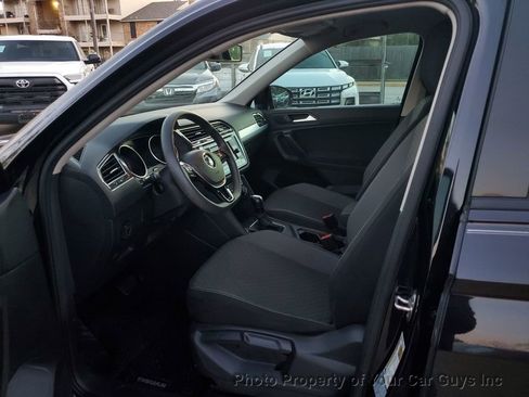 Used 2021 Volkswagen Tiguan S image 13