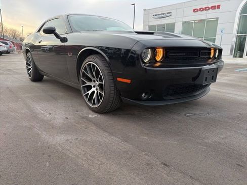 Used 2018 Dodge Challenger R/T w/ Blacktop Package image 7