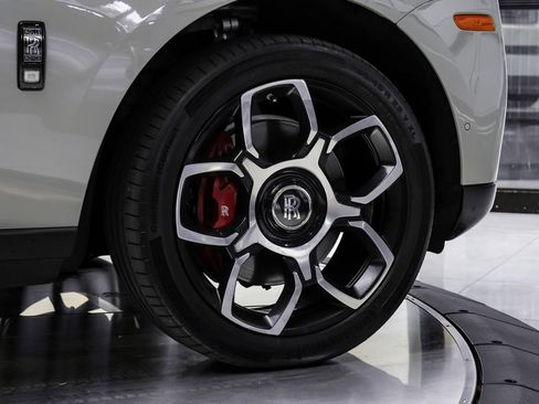 Used 2022 Rolls-Royce Cullinan Black Badge AWD/4WD image 56