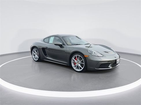 Used 2022 Porsche 718 Cayman S image 2