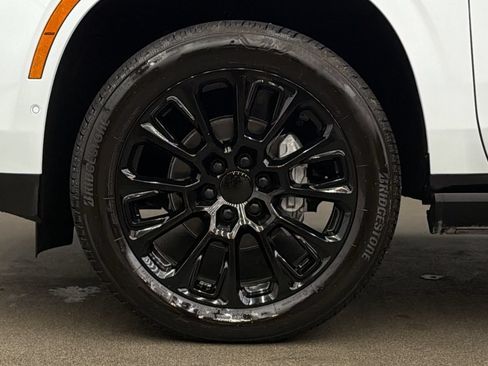 Used 2026 GMC Yukon Denali w/ Sun & Power Step Package AWD/4WD image 10