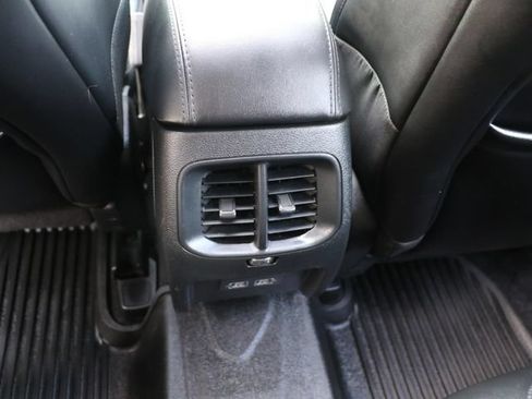 Used 2021 Jeep Cherokee Latitude Plus FWD image 16