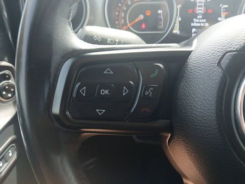 Used 2019 Jeep Wrangler Unlimited Sport S AWD/4WD image 17