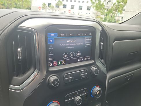 Used 2022 Chevrolet Silverado 1500 LT RWD image 26