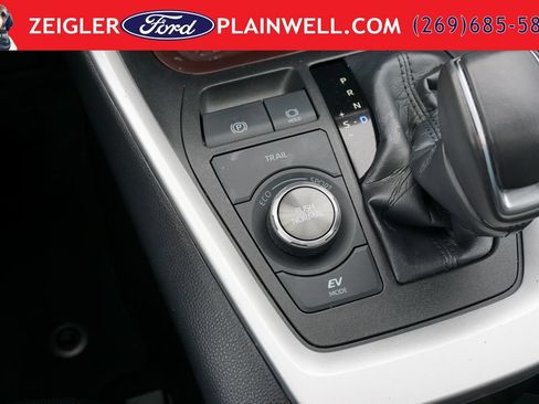 Used 2023 Toyota RAV4 Limited AWD/4WD image 23