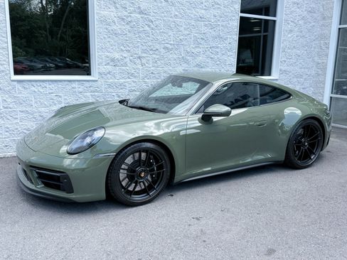 Used 2024 Porsche 911 Carrera GTS RWD image 2