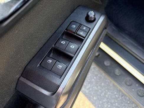 Used 2021 Toyota Tacoma TRD Sport w/ Technology Package AWD/4WD image 21