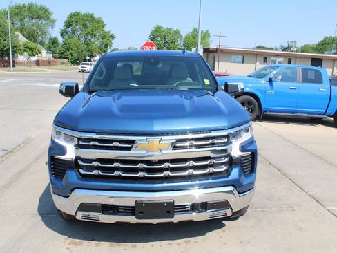 Used 2024 Chevrolet Silverado 1500 LTZ AWD/4WD image 4