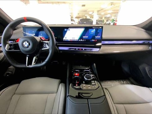 Used 2026 BMW M5 Touring AWD/4WD image 16
