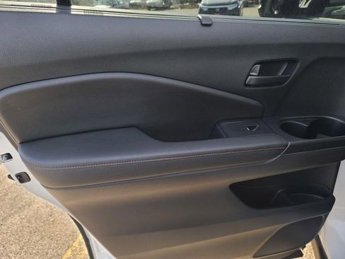 Used 2023 Honda Passport TrailSport image 14