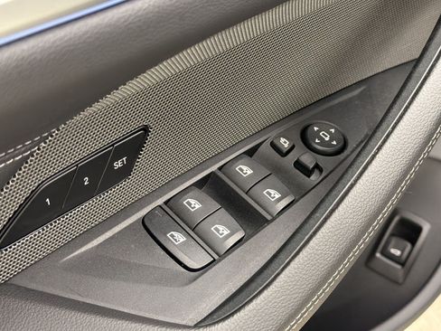 Used 2025 BMW i4 eDrive40 w/ Premium Package RWD image 26