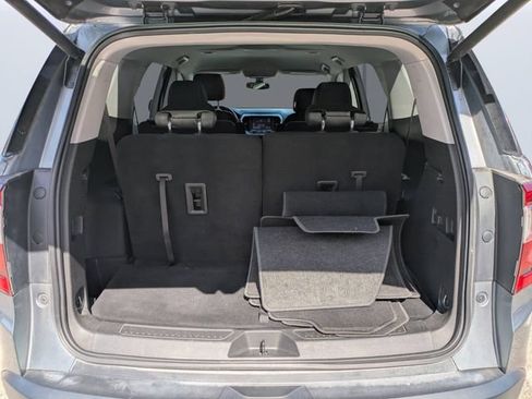Used 2020 GMC Acadia SLE w/ Driver Convenience Package FWD image 12
