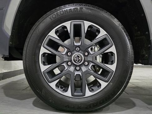 Used 2024 Toyota Tundra Limited AWD/4WD image 22