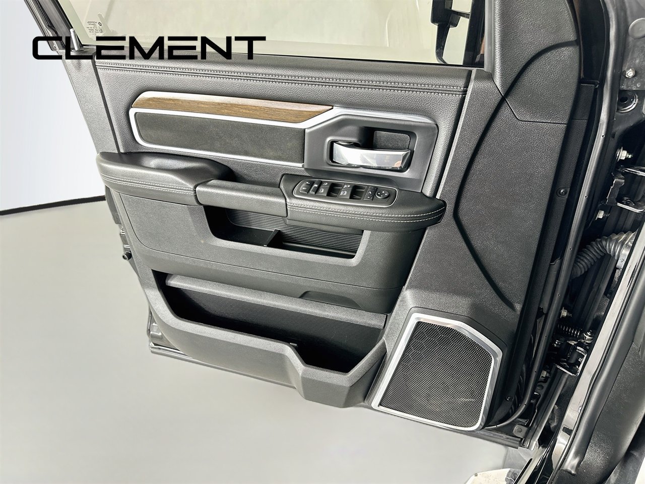 Used 2022 RAM 2500 Laramie AWD/4WD image 28