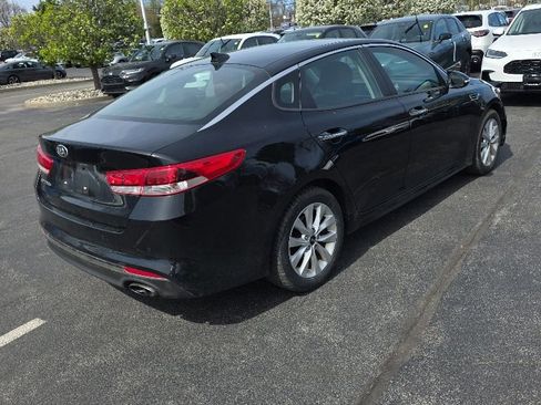 Used 2018 Kia Optima LX w/ 17" Alloy Wheels Package FWD image 8