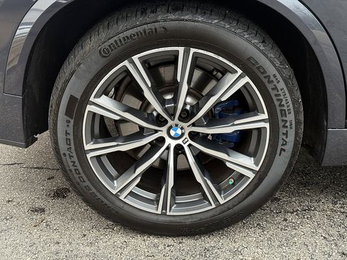 Used 2022 BMW X5 M50i image 30